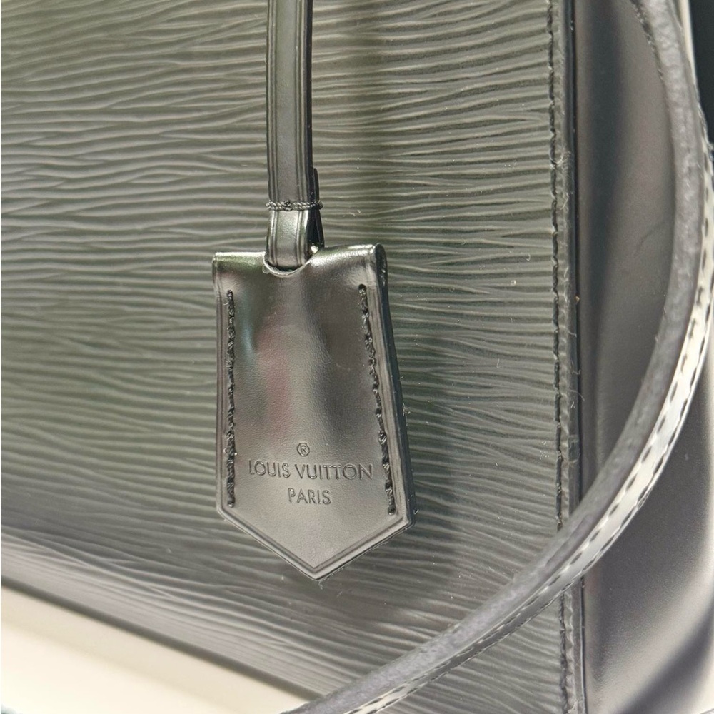 Authentic Louis Vuitton Clunny Epi BB